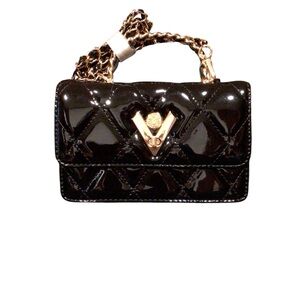 Valentino Orlandi black Quilted Bag with V lock & Trolly pocket. V-3019